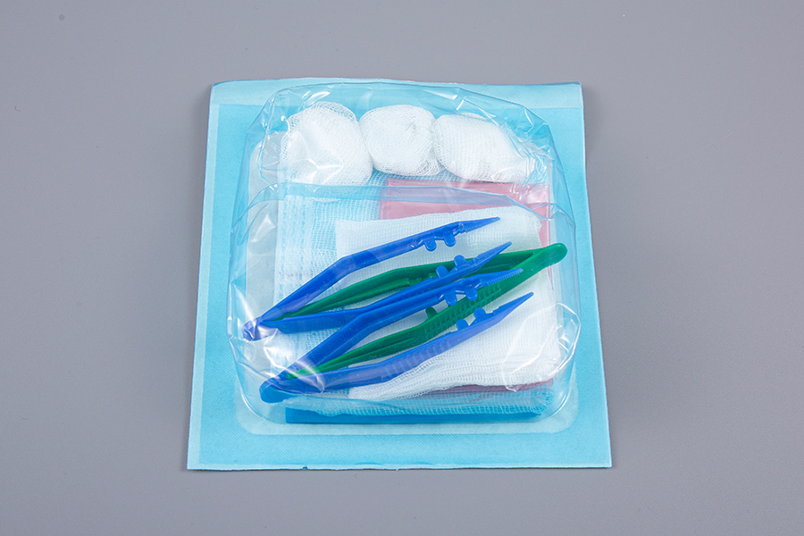 使い捨ての便利な滅菌ドレッシング基本セット